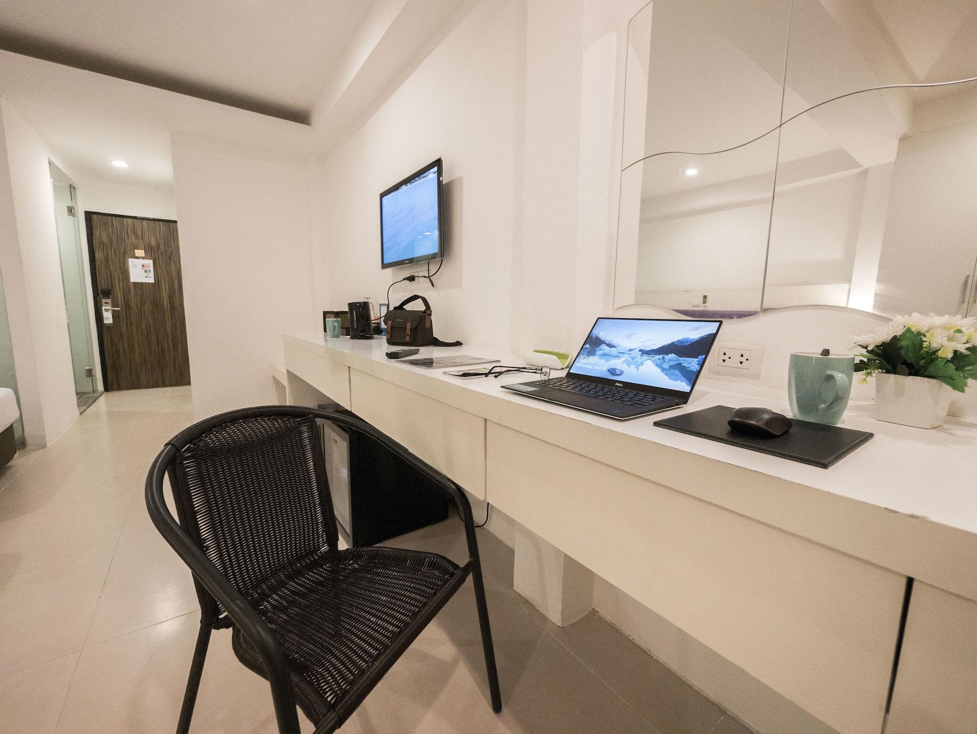 Armoni Patong Beach Hotel Dış mekan fotoğraf