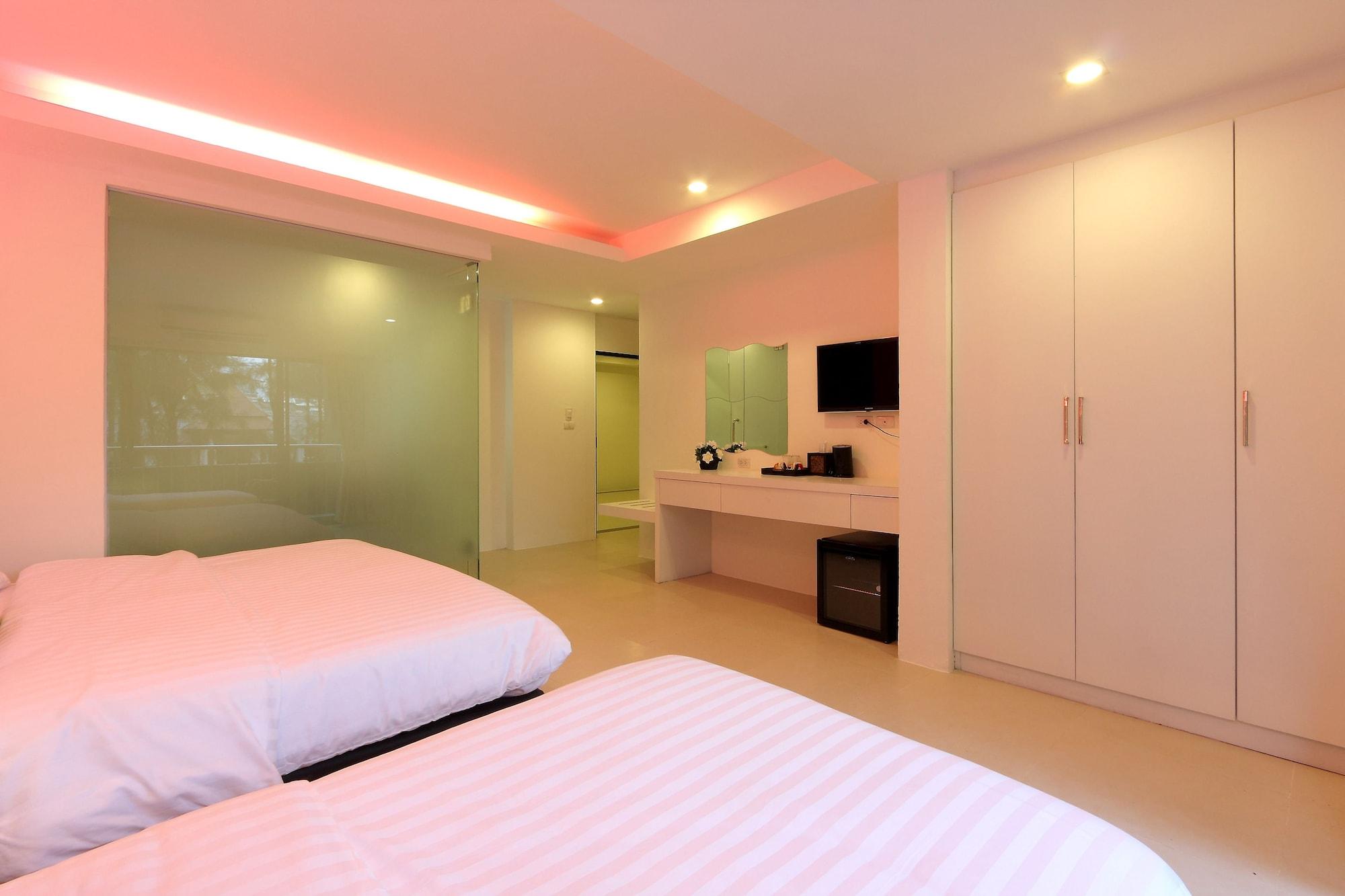 Armoni Patong Beach Hotel Dış mekan fotoğraf
