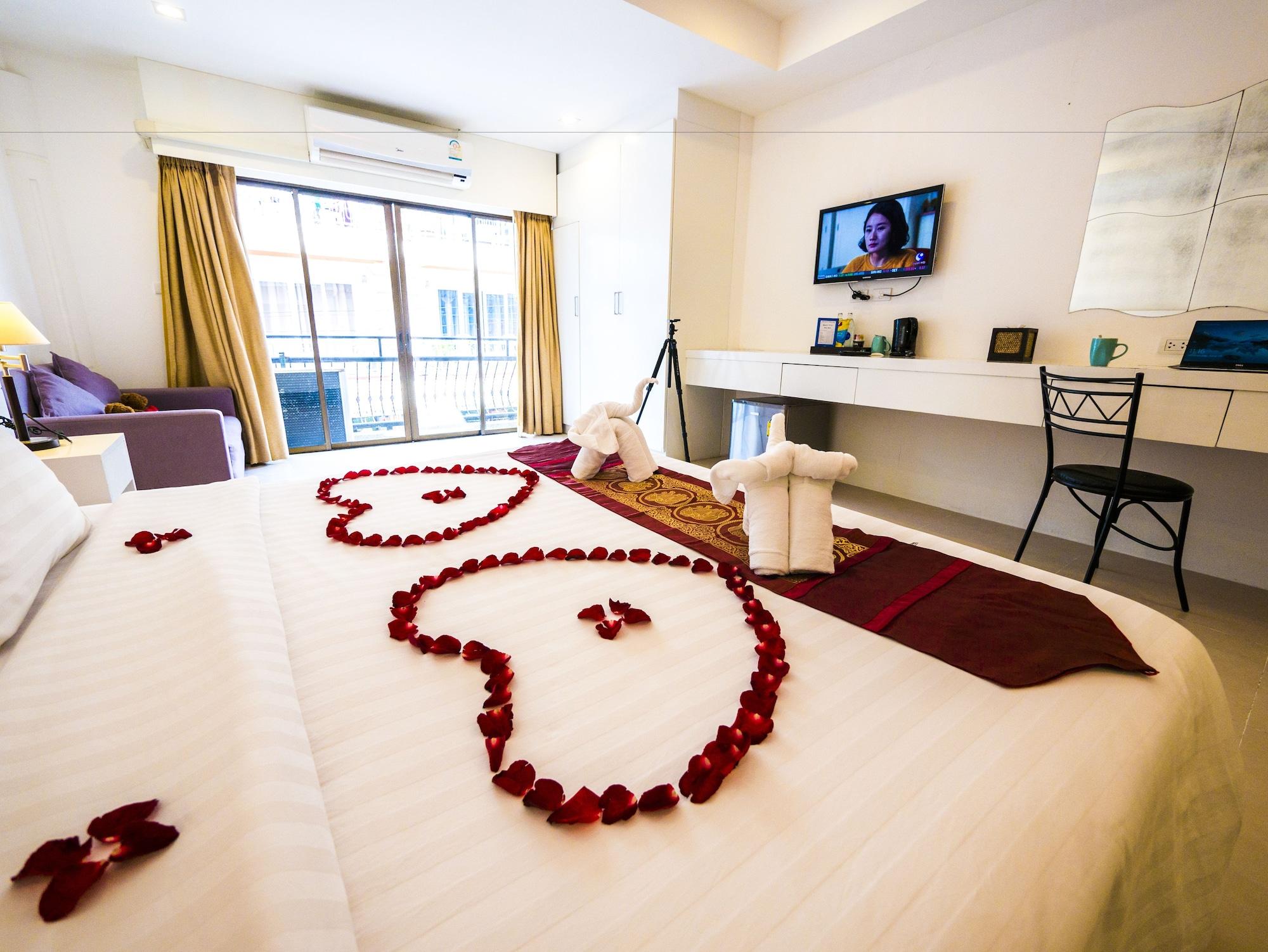 Armoni Patong Beach Hotel Dış mekan fotoğraf