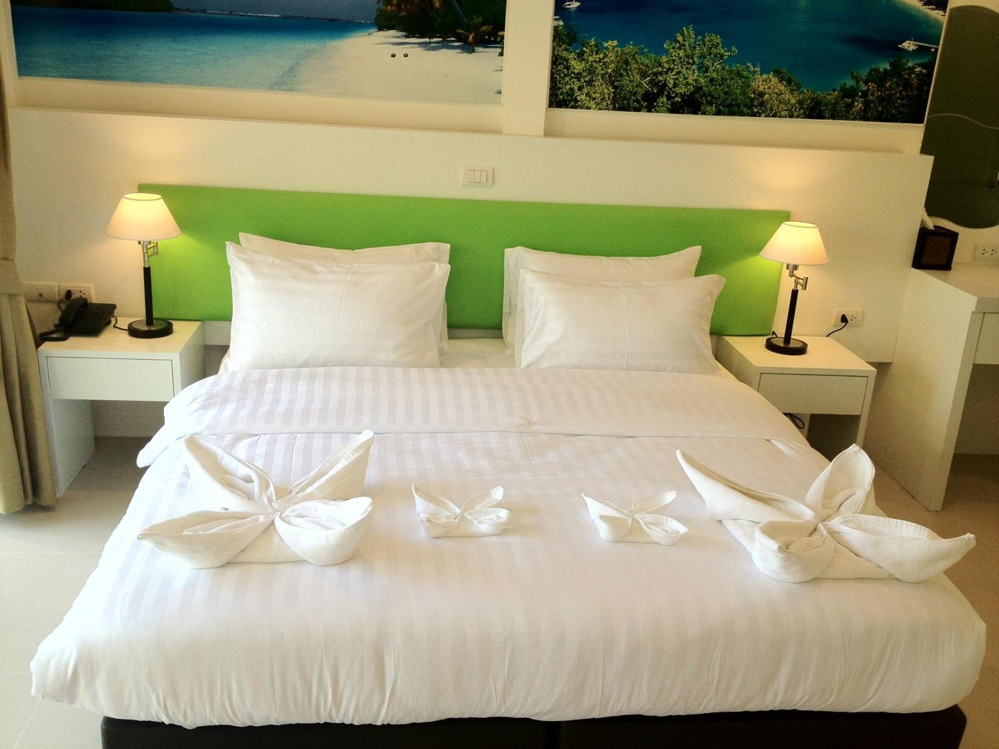 Armoni Patong Beach Hotel Dış mekan fotoğraf