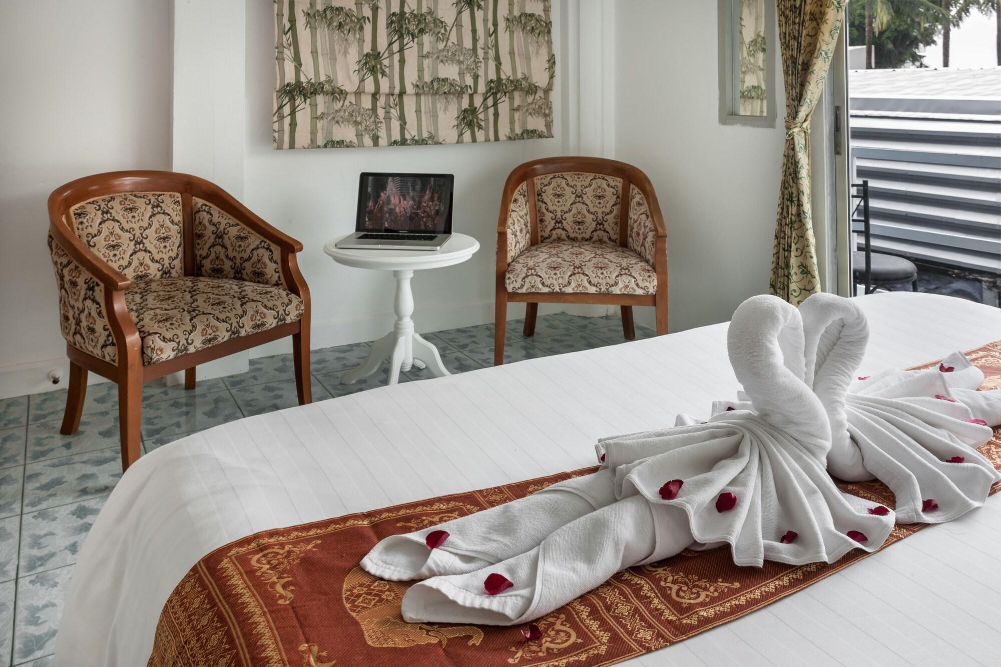 Armoni Patong Beach Hotel Dış mekan fotoğraf