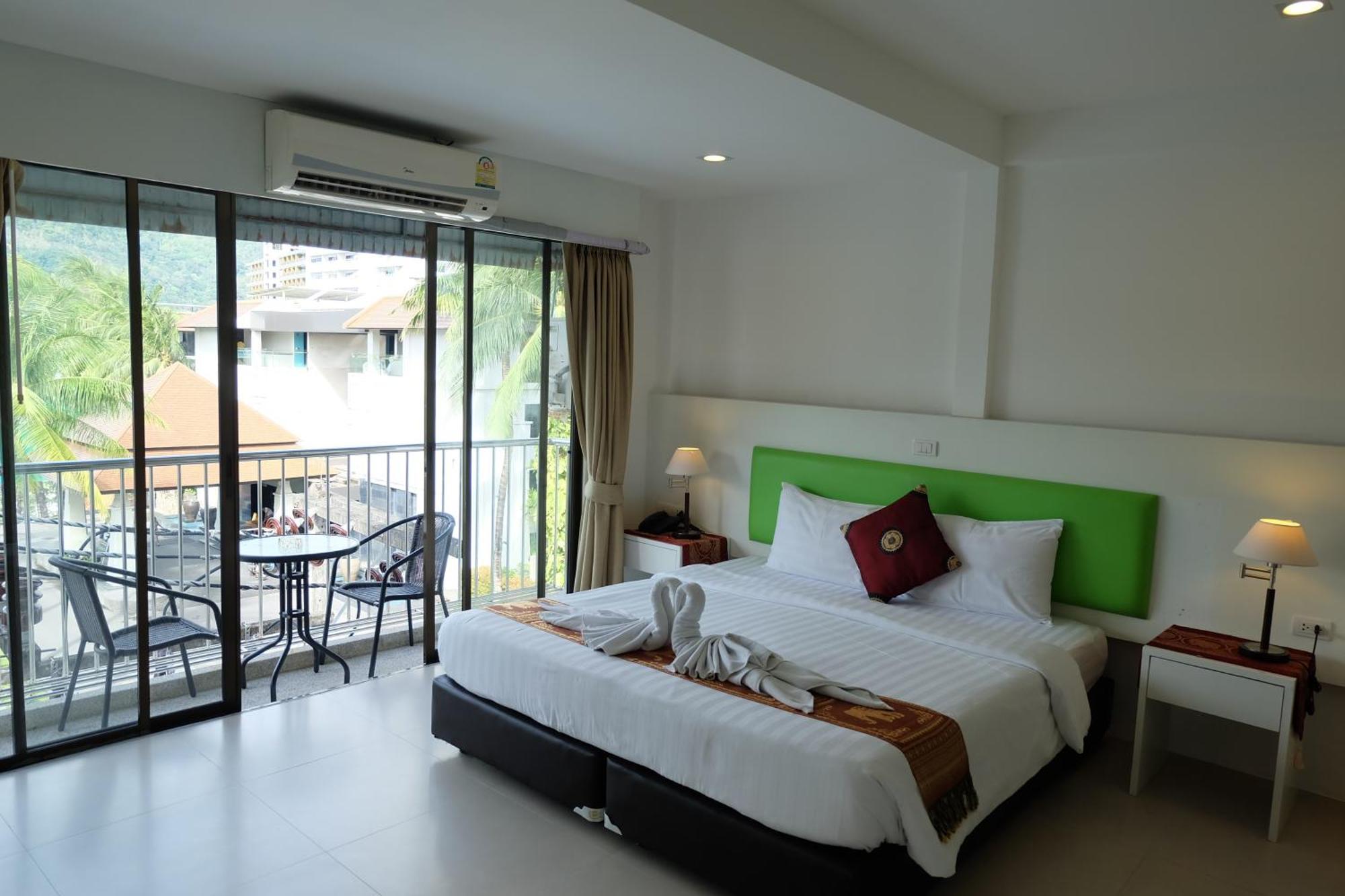 Armoni Patong Beach Hotel Oda fotoğraf