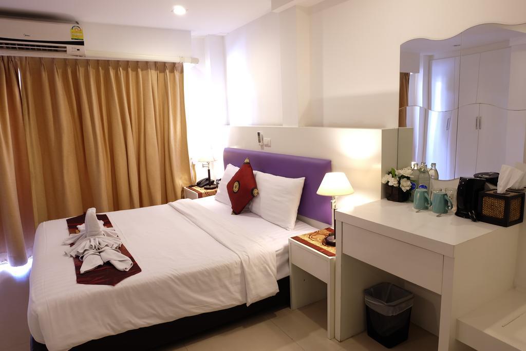 Armoni Patong Beach Hotel Dış mekan fotoğraf