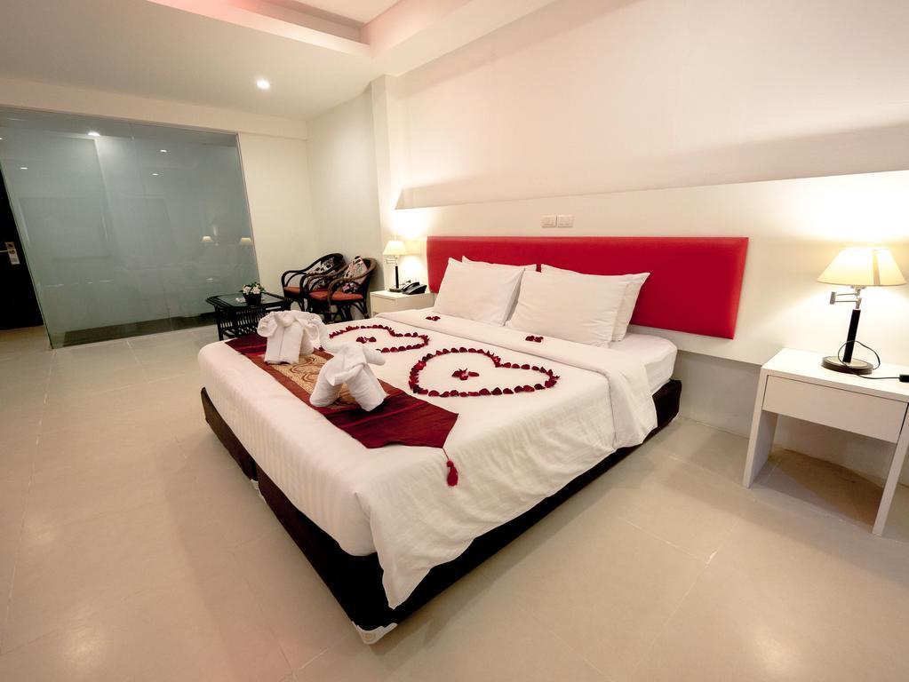 Armoni Patong Beach Hotel Dış mekan fotoğraf