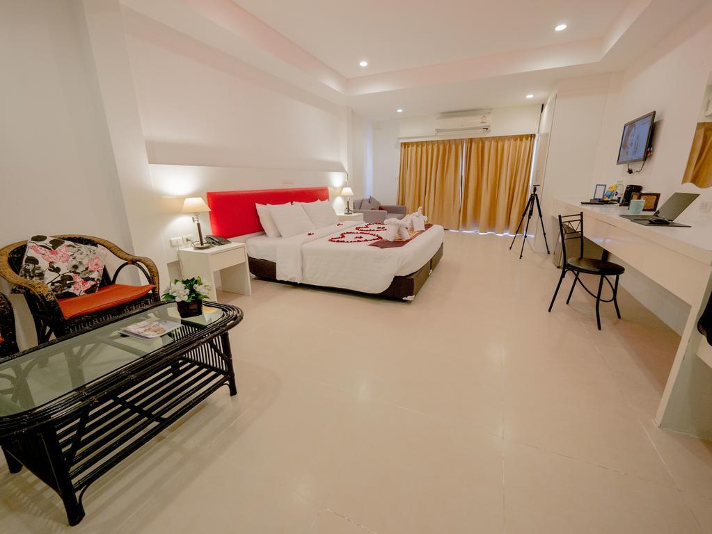 Armoni Patong Beach Hotel Dış mekan fotoğraf