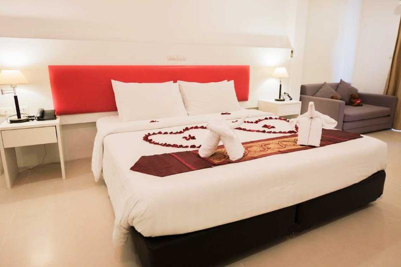 Armoni Patong Beach Hotel Dış mekan fotoğraf